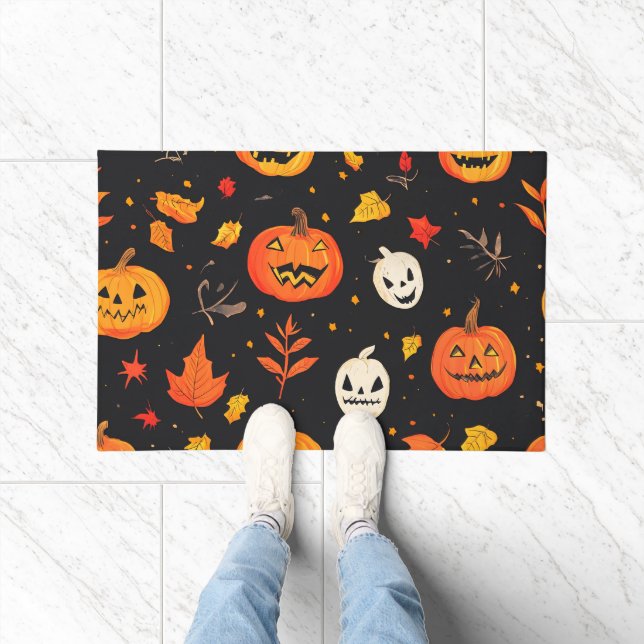 Fun Halloween Pumpkin and Leaves Print ドアマット (室内)