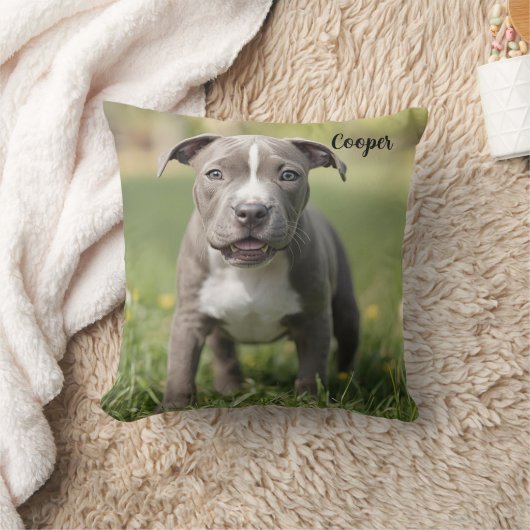 Fun-loving Pit Bull Personalized クッション (ブランケット)
