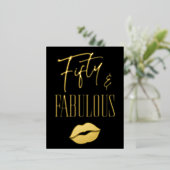 Fun Modern Black Fifty Fabulous Lips Birthday 箔招待状ポストカード (立ち正面)