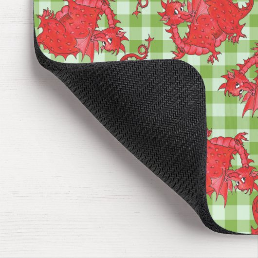 Fun Mousepad: Cute Red Dragon on Green Gingham マウスパッド (コーナー)