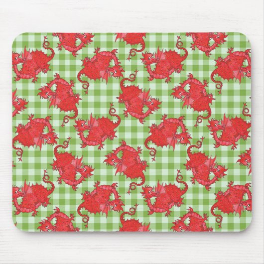 Fun Mousepad: Cute Red Dragon on Green Gingham マウスパッド (正面)