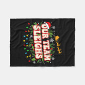 Fun Our Team Sleighs Christmas Shirts, Festive Off フリースブランケット (正面(横))
