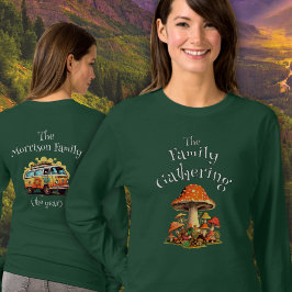 Fun Personalized Retro Mushrooms Family Reunion Tシャツ