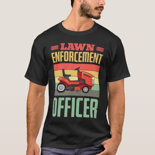 Fun Police Lawn Enforcement Officer Cop Gardener M Tシャツ (正面)