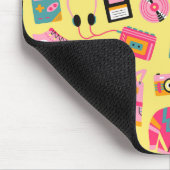 Fun retro 90s nostalgia – Y2K tech and clothing マウスパッド (コーナー)