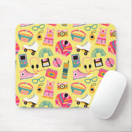 Fun retro 90s nostalgia – Y2K tech and clothing マウスパッド