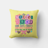 Fun Rockin Motherhood word art クッション (正面)