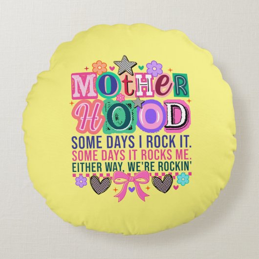 Fun Rockin Motherhood word art ラウンドクッション (正面)
