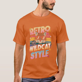 Funky Wildcat in Sunglasses Retro 80s Style family Tシャツ