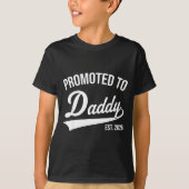 Funny 1st Time Dad Est 2026 New Dad New First Fath Tシャツ (正面)