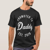 Funny 1st Time Dad Est 2026 New Dad New First Fath Tシャツ (正面)