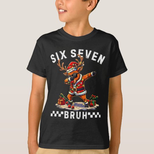 Funny 67 Christmas Six Seven Meme Dabbing Reindeer Tシャツ (正面)
