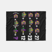 Funny 67 Mardi Gras Masks Jester Beads Math Equati フリースブランケット (正面(横))