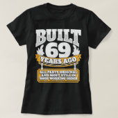 Funny 69th Birthday B Day Gift Saying Age 69 Year Tシャツ (デザイン正面)
