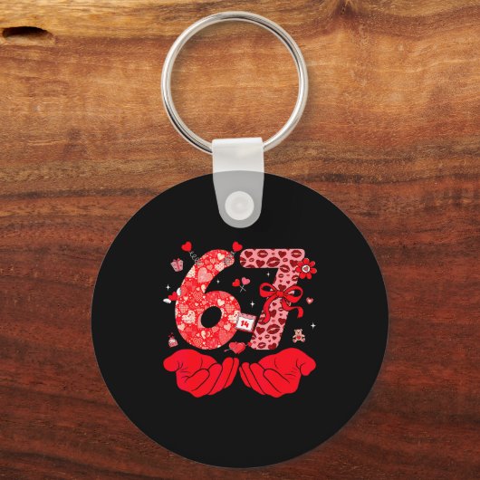 Funny 6 7 Hands Meme Cute Valentine's Day Six Seve キーホルダー (正面)