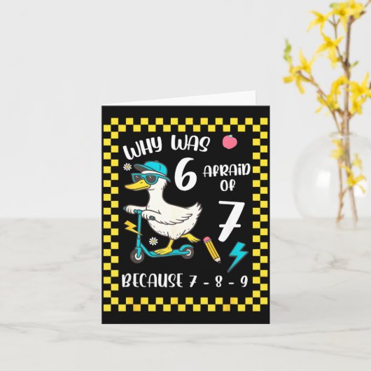 Funny 6 Afraid Of 7 Silly Goose Six Seven 67 Meme カード (黄色い花)