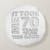 Funny 70 years old saying quote ラウンドクッション (裏面)