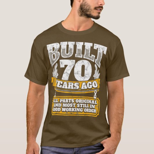 Funny 70th Birthday  BDay Gift Saying Age 70 Tシャツ (正面)