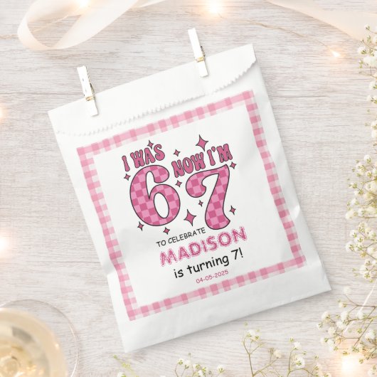 Funny 7th Birthday | “I Was 6, Now 7” Party フェイバーバッグ (クリップ留めされた状態)