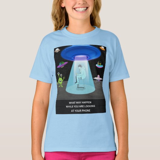 Funny Alien Abduction Phone Distraction Sci-Fi  Tシャツ (正面)