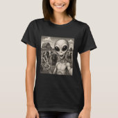 Funny Alien Selfie With Cows UFO Sci-Fi Humor Tシャツ (正面)