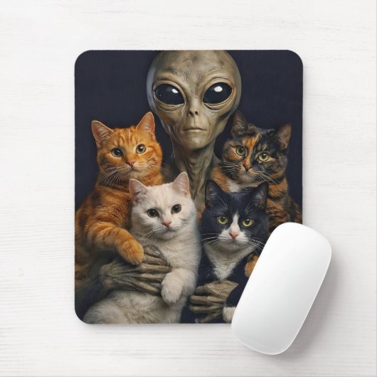 Funny Alien with Cats Renaissance Art マウスパッド (マウス)