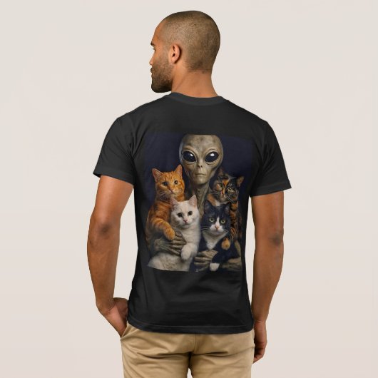 Funny Alien with Cats Renaissance Art Tシャツ (裏面フル)