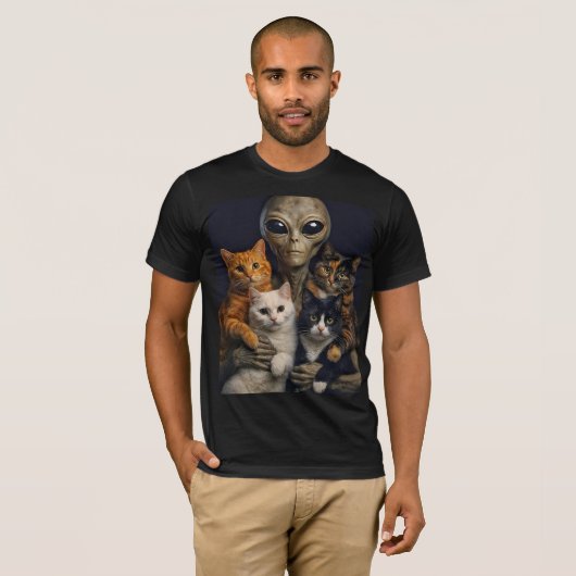 Funny Alien with Cats Renaissance Art Tシャツ (正面フル)
