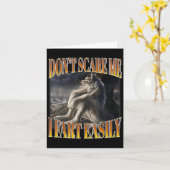Funny Alpha Wolf Meme Don't E Me I Fart Easily Boo カード (黄色い花)