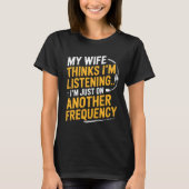 Funny Amateur Radio Frequency Ham Radio Operator Tシャツ (正面)