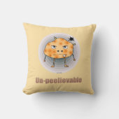 Funny Angry Potato – Un-peelievable Art クッション (正面)