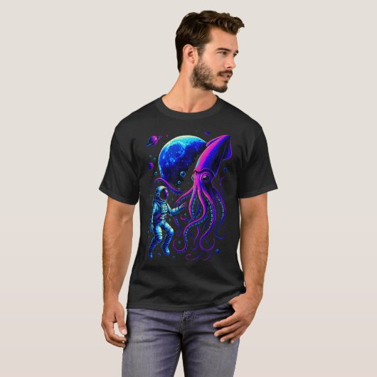 Funny Astronaut And Squid In Underwater Space With Tシャツ (正面フル)