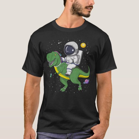 Funny Astronaut Riding T-Rex in Space Dinosaur Men Tシャツ (正面)