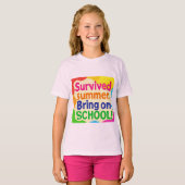 Funny Back to School Kids T-Shirt – "Survived Summ Tシャツ (正面フル)