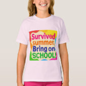 Funny Back to School Kids T-Shirt – "Survived Summ Tシャツ (正面)
