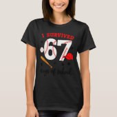 Funny Baseball I Survived 67 Days Of School Design Tシャツ (正面)