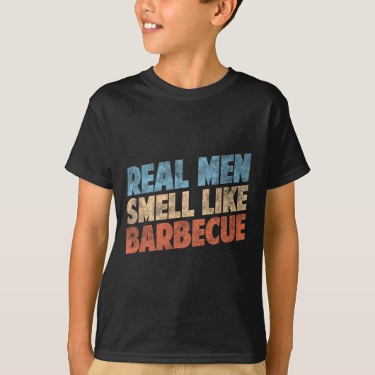Funny Bbq Grilling Lovers Real Men Smell Like Rbec Tシャツ (正面)