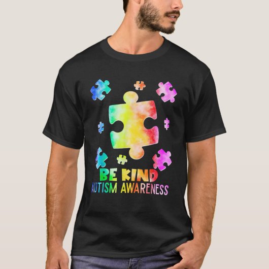 Funny Be Kind Puzzle Pieces Tie Dye Autism Awarene Tシャツ (正面)