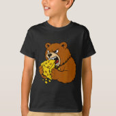 Funny Bear Eating Cheese Illustration For Food Lov Tシャツ (正面)