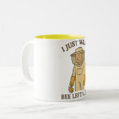 Funny Beekeeper–“I Just Wanna Bee Left Alone” Pun  ツートーンマグカップ (正面左)