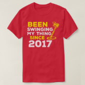 Funny Been Swinging My Thing Since 2017 Metal Dete Tシャツ (デザイン正面)