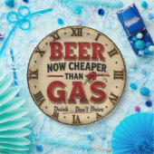 Funny Beer Garage Decor ペーパープレート (パーティー)