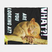 Funny Big Eyed Tarsier What Are You Looking At フリースブランケット (正面(横))