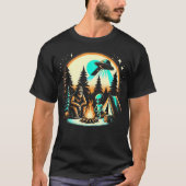 Funny Bigfoot  Alien Ufo Camping Outdoor Adventure Tシャツ (正面)