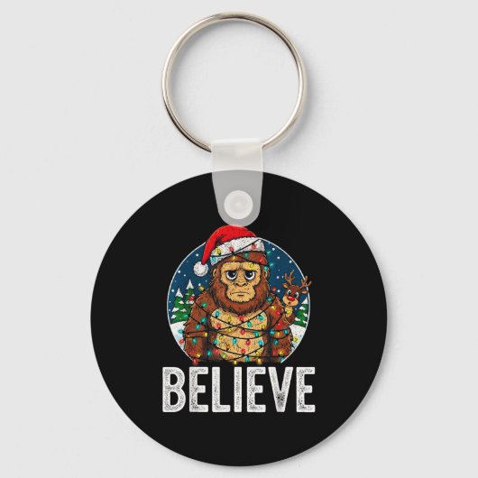Funny Bigfoot Believe Christmas Sasquatch Santa Fo キーホルダー (正面)