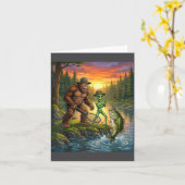 Funny Bigfoot Fishing Mens Alien Sasquatch Fishing カード (黄色い花)