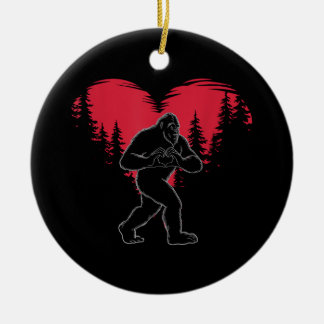 Funny Bigfoot in Love Heart Happy Valentine's Day セラミックオーナメント