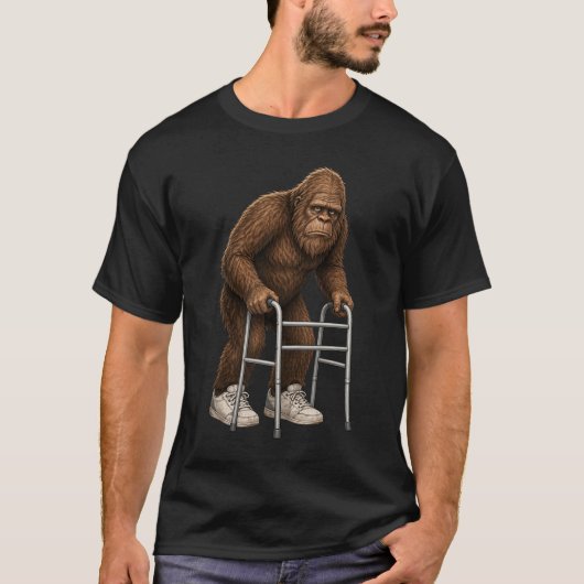 Funny Bigfoot Old Sasquatch Walker Design Aging Tシャツ (正面)