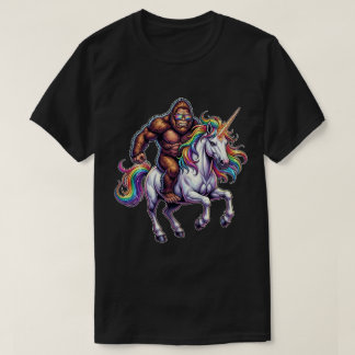Funny Bigfoot On Unicorn Rainbow Sunglasses Tシャツ