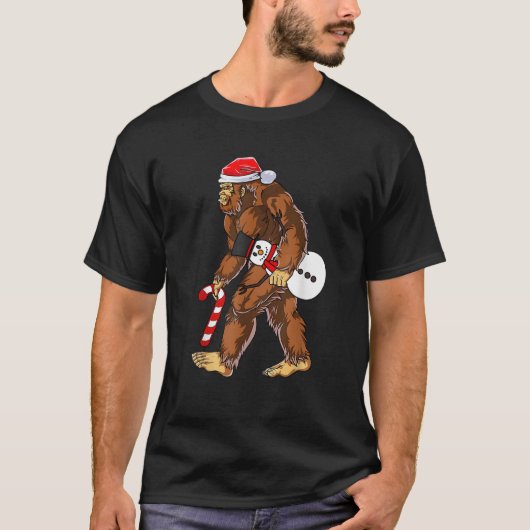 Funny Bigfoot Snowman Hunter Christmas Sasquatch C Tシャツ (正面)